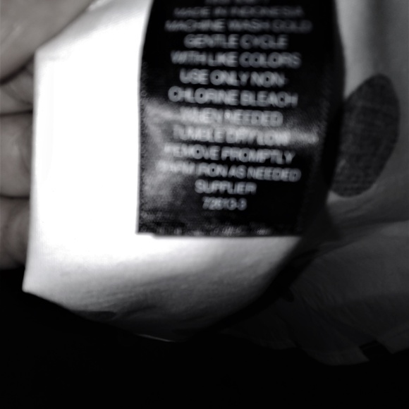 Worthington Long Sleeve Button Front Shirt. - Picture 7 of 7